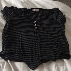 a crop top black and grey !
